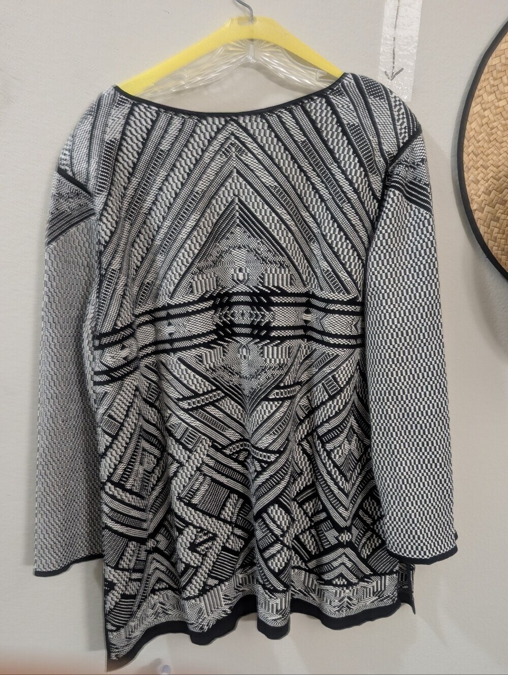 NIC+ZOE Black & White Geometric Open-Front Cardigan - Picture 4 of 5